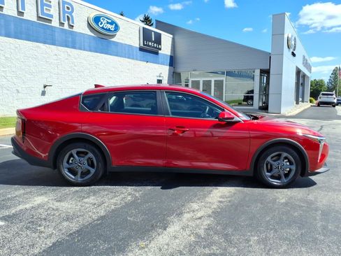 Used 2025 Kia K4 FWD image 2