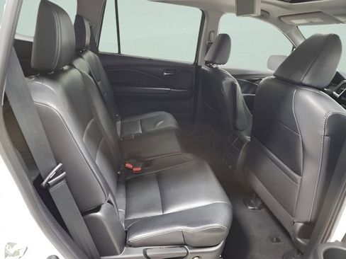 Used 2018 Honda Pilot Touring image 16