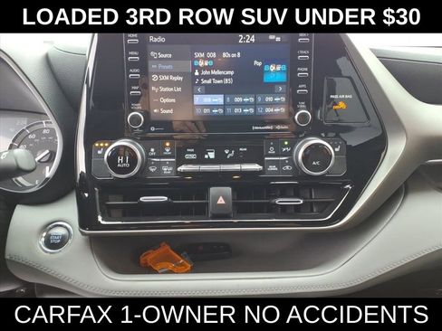 Used 2022 Toyota Highlander XLE AWD/4WD image 22