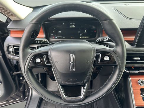 Used 2023 Lincoln Aviator Reserve w/ Equipment Group 201A image 12