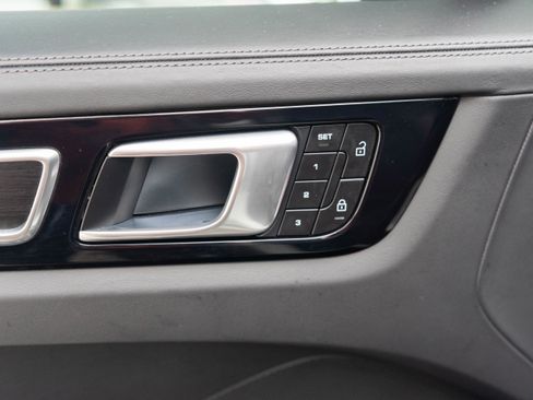 Used 2022 Porsche Cayenne GTS image 11