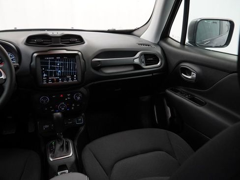 Used 2023 Jeep Renegade Latitude AWD/4WD image 28