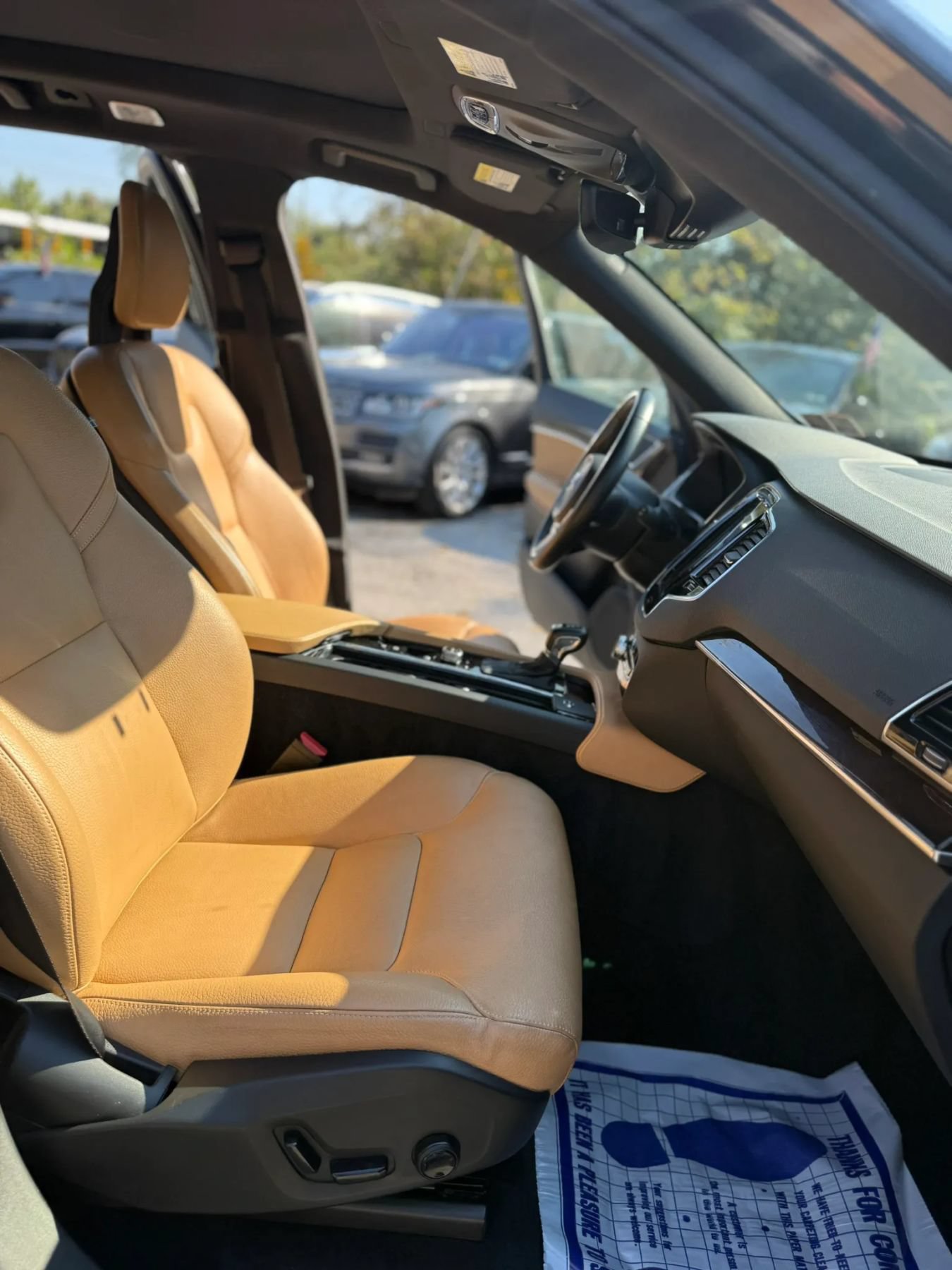 Used 2016 Volvo XC90 T6 Momentum w/ Momentum Plus Package AWD/4WD image 32
