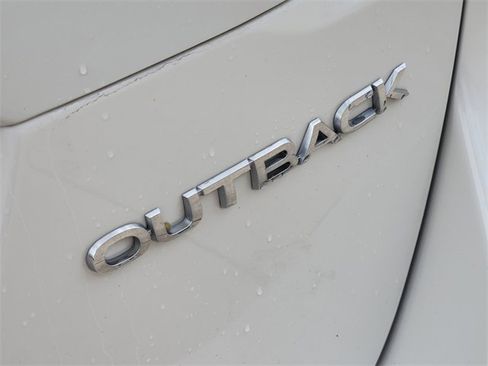 Used 2023 Subaru Outback Premium image 12