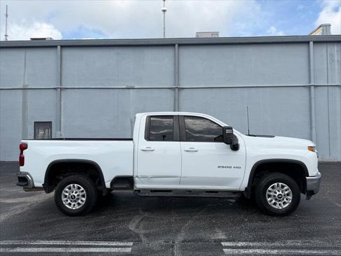 Used 2022 Chevrolet Silverado 2500 LT w/ Convenience Package RWD image 9
