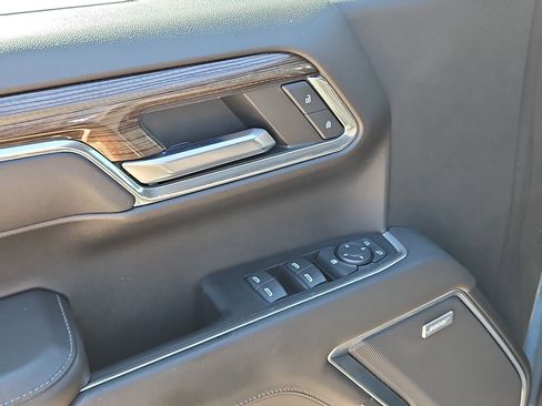 Certified 2022 Chevrolet Silverado 1500 LT Trail Boss w/ Convenience Package II image 12