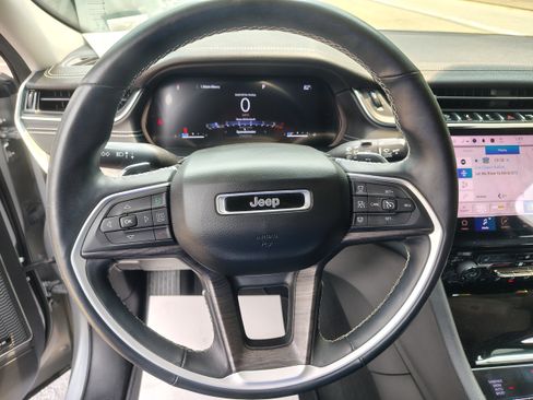 Certified 2021 Jeep Grand Cherokee L Limited AWD/4WD image 36