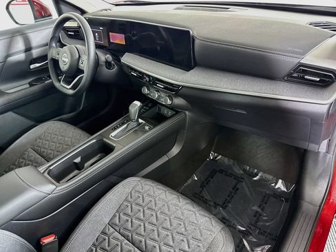 Certified 2025 Nissan Kicks SV w/ SV Premium Package AWD/4WD image 30