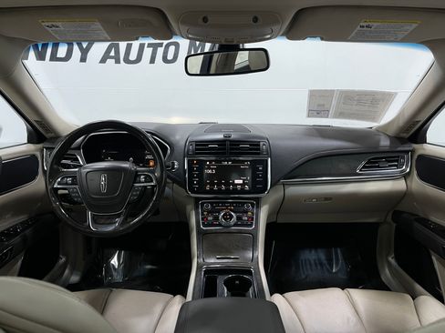 Used 2018 Lincoln Continental Select AWD/4WD image 18