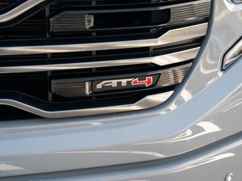 Used 2025 GMC Sierra 1500 AT4 w/ AT4 Premium Package AWD/4WD image 6