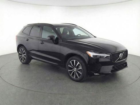 Used 2023 Volvo XC60 B5 Plus w/ Climate Package image 32