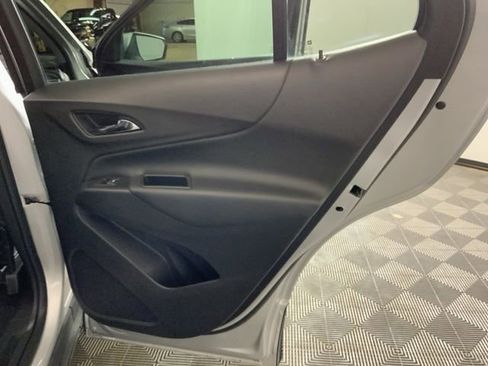 Used 2021 Chevrolet Equinox LT FWD image 28
