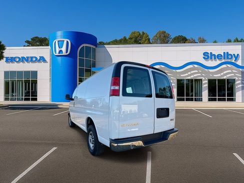 Used 2024 GMC Savana 2500 w/ Driver Convenience Package image 6