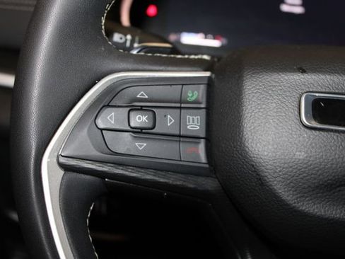 Used 2024 Jeep Grand Cherokee Altitude AWD/4WD image 24