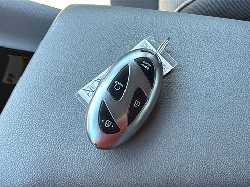 Certified 2025 Hyundai Elantra SEL FWD image 30