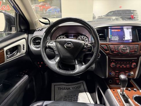 Used 2018 Nissan Pathfinder Platinum w/ Cargo Package AWD/4WD image 27