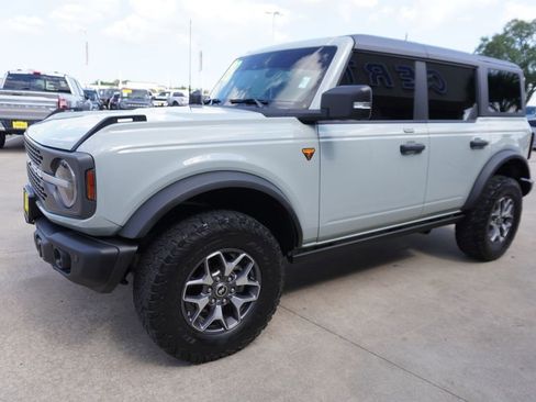 Certified 2023 Ford Bronco Badlands AWD/4WD image 3