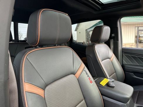 Used 2023 GMC Canyon AT4 image 30