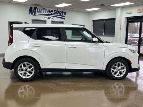 Used 2022 Kia Soul LX w/ Technology Package image 4