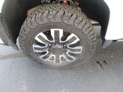 Used 2025 GMC Sierra 3500 Denali Ultimate AWD/4WD image 14