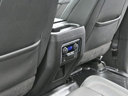 Used 2022 Chevrolet Tahoe LT image 34