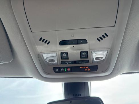 Used 2021 Buick Enclave Premium w/ Sun and Sites Package AWD/4WD image 23
