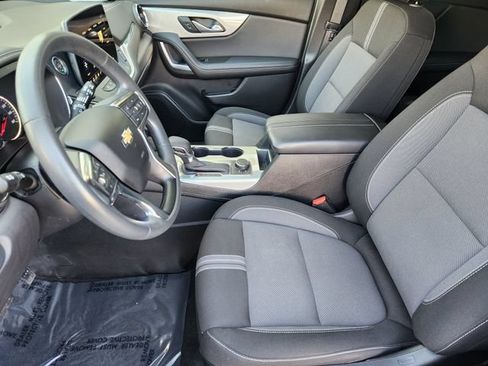 Used 2024 Chevrolet Blazer LT w/ Convenience Package FWD image 4
