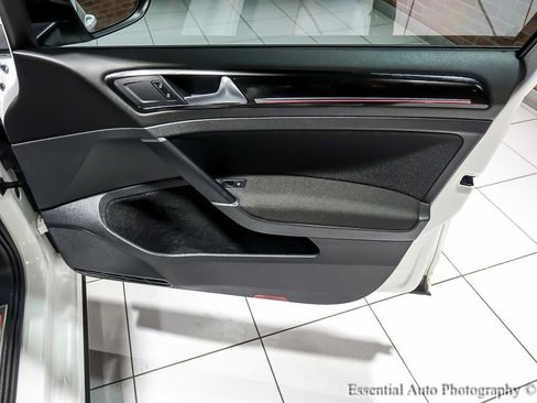 Used 2017 Volkswagen GTI Sport image 27