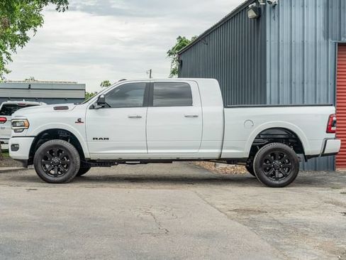 Used 2022 RAM 2500 Laramie w/ Night Edition AWD/4WD image 3