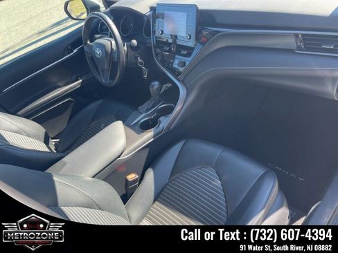 Used 2021 Toyota Camry SE FWD image 15