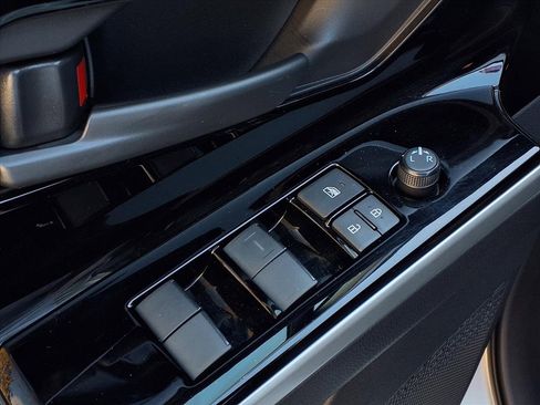 Certified 2025 Toyota bZ4X FWD image 17