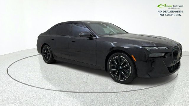 Used 2025 BMW i7 eDrive50 w/ M Sport Package RWD image 2