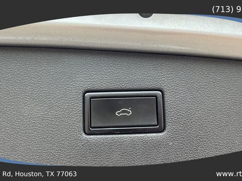 Used 2020 Volkswagen Tiguan SEL image 32