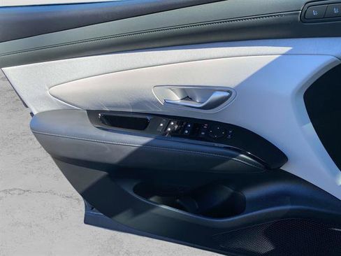 Used 2025 Hyundai Tucson Limited image 24