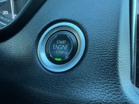 Used 2019 Cadillac XT4 Premium Luxury w/ Technology Package AWD/4WD image 20