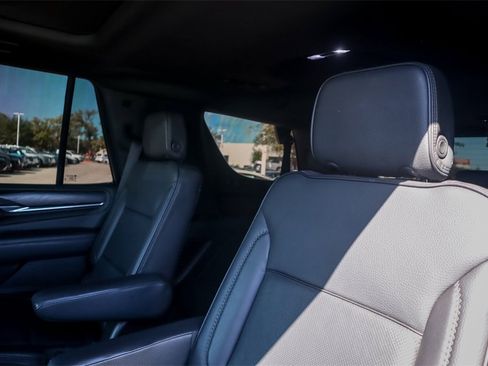 Used 2021 GMC Yukon Denali w/ Denali Ultimate Package image 27