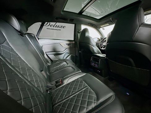 Used 2023 Audi SQ8 Premium Plus w/ SQ8 Luxury Package image 30