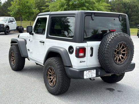Used 2025 Jeep Wrangler Sport AWD/4WD image 5