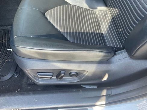 Used 2019 Toyota Camry SE FWD image 12