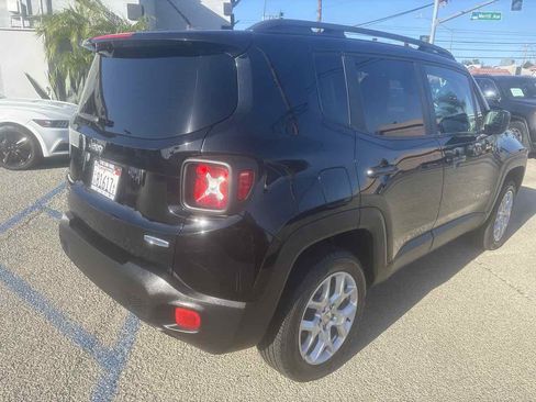 Used 2017 Jeep Renegade Latitude image 5