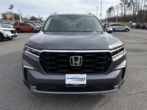 New 2025 Honda Pilot Elite image 3