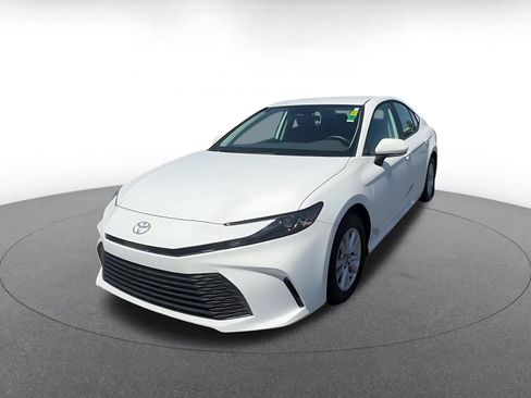 Used 2026 Toyota Camry LE FWD image 7