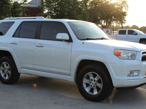 Used 2012 Toyota 4Runner SR5 w/ Convenience Pkg image 7