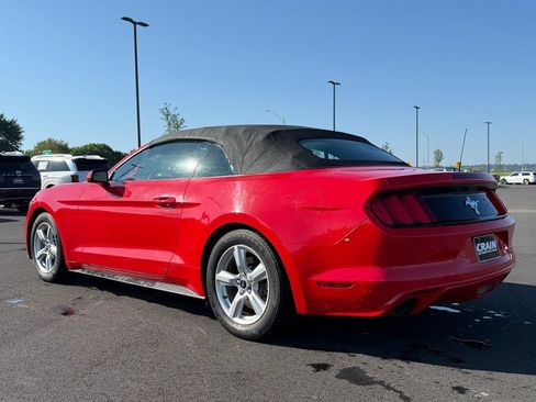 Used 2016 Ford Mustang Convertible RWD image 7