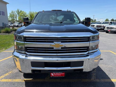 Used 2017 Chevrolet Silverado 2500 W/T w/ WT Convenience Package AWD/4WD image 3
