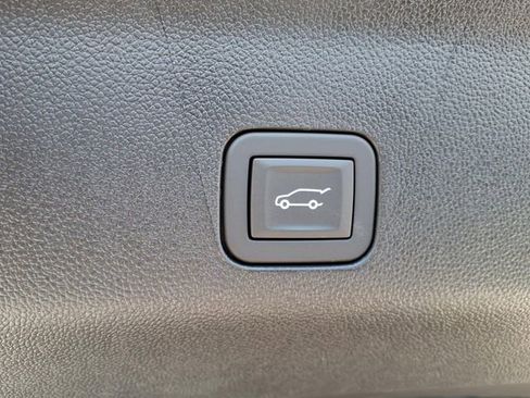 New 2026 GMC Yukon AT4 Ultimate AWD/4WD image 16