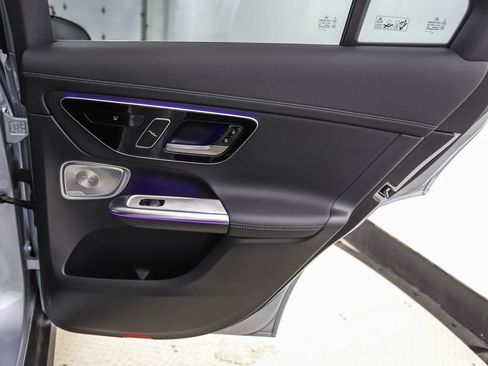 Used 2025 Mercedes-Benz GLC 350e 4MATIC image 24