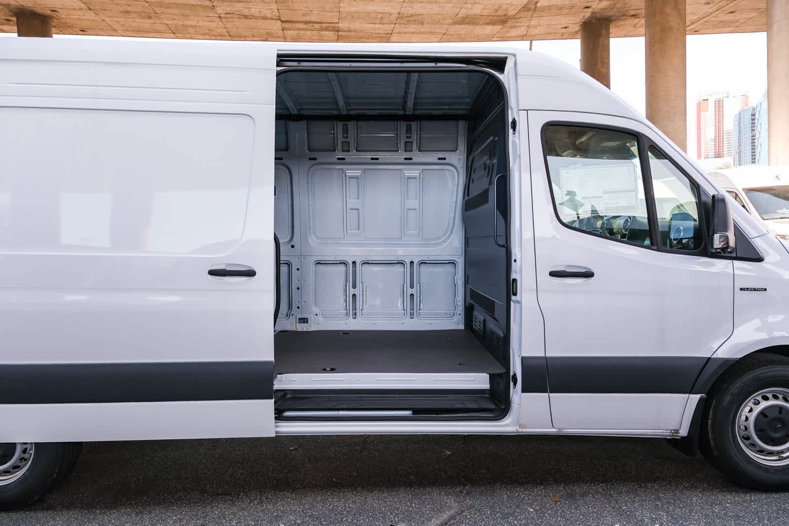 New 2025 Mercedes-Benz eSprinter 170 Cargo image 15
