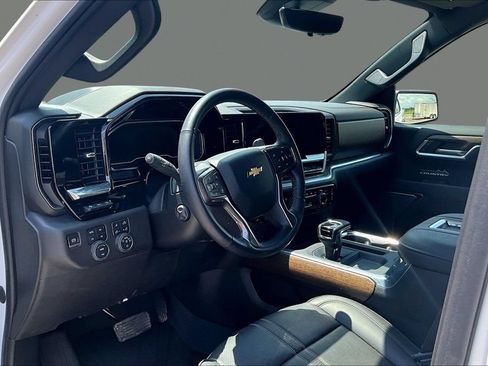Certified 2022 Chevrolet Silverado 1500 High Country w/ Technology Package AWD/4WD image 13