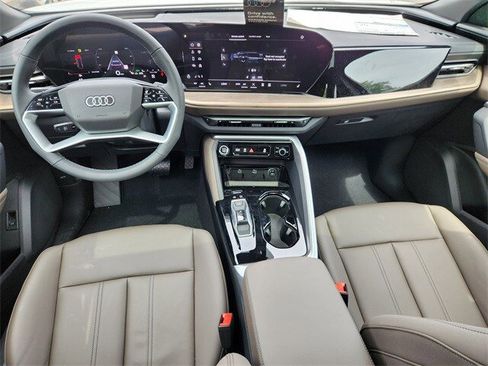 New 2025 Audi Q5 2.0T Premium Plus w/ Premium Plus image 24